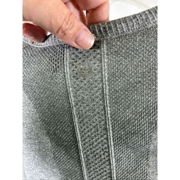 Lululemon Short Sleeve Relaxed Swiftly Tech Top in Gray Size 6 - Picture 4 of 5